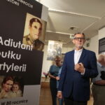 Wojenne losy por. Tadeusza Rojka i jego rodziny na wystawie w OMPiO. Dyrektor OMPiO Marek Maciągowski / Marzena Mąkosa / Radio Kielce