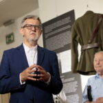 Wojenne losy por. Tadeusza Rojka i jego rodziny na wystawie w OMPiO. Dyrektor OMPiO Marek Maciągowski / Marzena Mąkosa / Radio Kielce