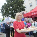 Piknik z okazji Dnia Samorządu Terytorialnego. Wicemarszałek województwa świętokrzyskiego Renata Janik / Marzena Mąkosa / Radio Kielce