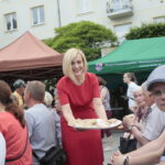 Piknik z okazji Dnia Samorządu Terytorialnego. Wicemarszałek województwa świętokrzyskiego Renata Janik / Marzena Mąkosa / Radio Kielce