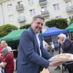 Piknik z okazji Dnia Samorządu Terytorialnego. Wiceprzewodniczący Rady Miasta Jarosław Karyś / Marzena Mąkosa / Radio Kielce