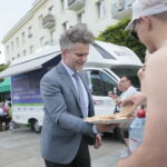 Piknik z okazji Dnia Samorządu Terytorialnego. Senator Krzysztof Słoń / Marzena Mąkosa / Radio Kielce