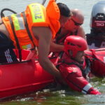 Ćwiczenia strażaków z zakresu ratownictwa na wodzie / Emilia Sitarska / Radio Kielce