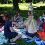 Ostrowiec Świętokrzyski. Śniadanie w parku / Emilia Sitarska / Radio Kielce