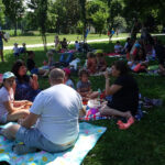 Ostrowiec Świętokrzyski. Śniadanie w parku / Emilia Sitarska / Radio Kielce