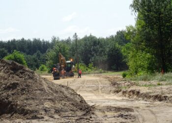 Ostrowiec Świętokrzyski. Budowa ulicy Rzeczki / Emilia Sitarska / Radio Kielce