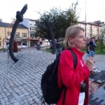 Ostrowiec Świętokrzyski. Nocne zwiedzanie miasta. Na zdjęciu: Monika Bryła-Mazurkiewicz - prezes Centrum Turystyczno-Krajoznawczego im. prof. Mieczysława Radwana / Emilia Sitarska / Radio Kielce