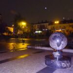 Ostrowiec Świętokrzyski. Rynek nocą / Tadeusz Krawętkowski