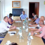 Spotkanie w starostwie powiatowym w sprawie odkomarzania / Grażyna-Szlęzak-Wójcik / Radio Kielce