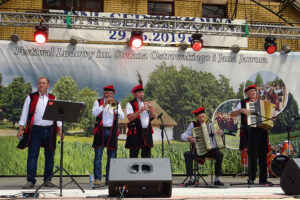 Sędziszów. XII Festiwal Ludowy im. Stefana Ostrowskiego i Jana Jawora / Ewa Pociejowska-Gawęda / Radio Kielce