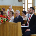 Starachowice. 60-lecie kapłaństwa księdza prałata Bogdana Lipca. Na zdjęciu (od prawej) przedstawiciel wojewody Wiktor Kowalski i marszałek województwa Andrzej Bętkowski / Emilia Sitarska / Radio Kielce