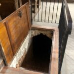 Sandomierz. Uroczystości odpustowe ku czci błogosławionego Sadoka. Wejście do krypty ze szczątkami Sandomierskich Męczenników / Grażyna Szlęzak - Wójcik / Radio Kielce