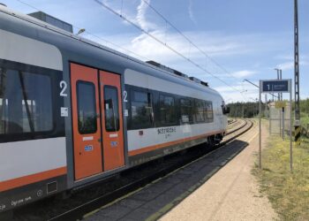 Wierna Rzeka, stacja kolejowa, pociąg Impuls / Robert Felczak / Radio Kielce