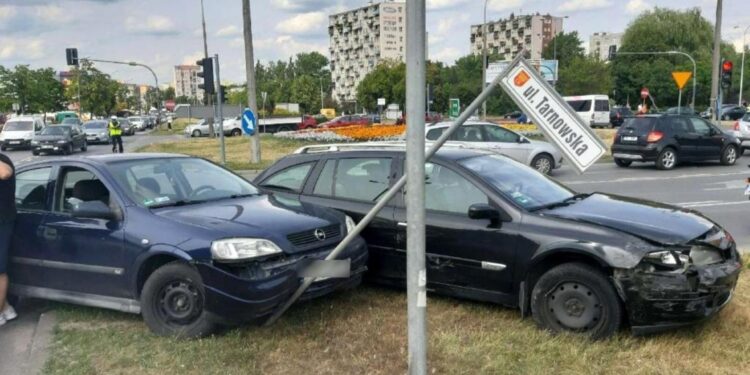 Kielce. Wypadek na skrzyżowaniu ulic Tarnowskiej i Seminaryjskiej / świętokrzyska policja
