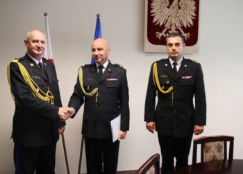 Na zdjęciu (od lewej): gen. bryg. Leszek Suski - Komendant Główny Państwowej Straży Pożarnej, bryg. Grzegorz Rajca - zastępca Świętokrzyskiego Komendanta Wojewódzkiego Państwowej Straży Pożarnej, bryg. Krzysztof Ciosek - Świętokrzyski Komendant Wojewódzki Państwowej Straży Pożarnej / Leszek Piekarski, Gabinet Komendanta Głównego