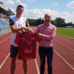 Na zdjęciu (od lewej): Krzysztof Zawiślak i wiceprezes Wisły Sławomir Gągorowski / SKS Wisła Sandomierz