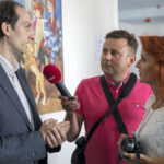 Moskwa. Bajkowe lato z Radiem Kielce. Wizyta w wytwórni Sojuzmultfilm. Na zdjęciu Borys Maszkowcew, dyrektor Sojuzmultfilm, Grażyna Szlęzak-Wójcik oraz Robert Szumielewicz / Sojuzmultfilm