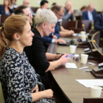 Kielce. Sesja Rady Miasta Kielce. Na zdjęciu: Agata Wojda - radna Koalicji Obywatelskiej, Katarzyna Czech-Kruczek - radna Koalicji Obywatelskiej / Wiktor Taszłow / Radio Kielce