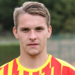 ARTUR PIRÓG – POMOCNIK, DATA URODZENIA: 25.04.2000; MIEJSCE URODZENIA: Kielce; WZROST/WAGA: 181/73; W KORONIE OD: 14.07.2018; MECZE/BRAMKI W KORONIE: 0/0; POPRZEDNI KLUB: Wychowanek; NARODOWOŚĆ: Polska / Korona Kielce