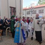 Skarżysko. 14.rocznica koronacji obrazu Matki Bożej Ostrobramskiej. Na zdjęciu: Henryk Tomasik - biskup radomski / Anna Głąb / Radio Kielce