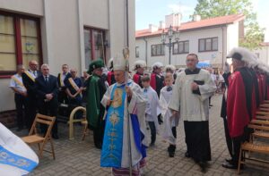 Skarżysko. 14.rocznica koronacji obrazu Matki Bożej Ostrobramskiej. Na zdjęciu: Henryk Tomasik - biskup radomski / Anna Głąb / Radio Kielce