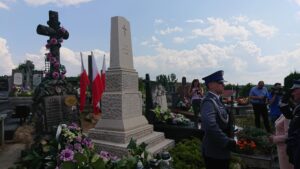 Starachowice. Święto Policji połączone z odsłonięciem pomnika poległych funkcjonariuszy / Anna Głąb / Radio Kielce