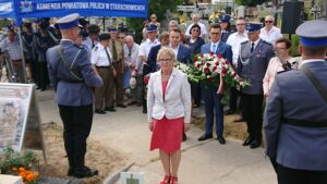 Starachowice. Święto Policji połączone z odsłonięciem pomnika poległych funkcjonariuszy / Anna Głąb / Radio Kielce