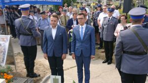 Starachowice. Święto Policji połączone z odsłonięciem pomnika poległych funkcjonariuszy / Anna Głąb / Radio Kielce