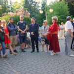 Odsłonięcie słoneczka przez dyrygenta Mirosława Jacka Błaszczyka / Dorota Klusek / Radio Kielce