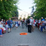 Odsłonięcie słoneczka przez dyrygenta Mirosława Jacka Błaszczyka / Dorota Klusek / Radio Kielce