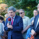 Odsłonięcie słoneczka przez dyrygenta Mirosława Jacka Błaszczyka / Dorota Klusek / Radio Kielce