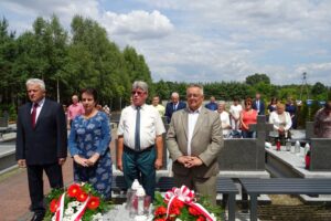 Swaryszów. Upamiętnienie zamordowanych mieszkańców wsi polskich / Ewa Pociejowska - Gawęda / Radio Kielce