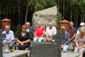 Swaryszów. Upamiętnienie zamordowanych mieszkańców wsi polskich / Ewa Pociejowska - Gawęda / Radio Kielce