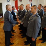 Powiatowe Święto Policji. Awanse policjantom wręcza inspektor Artur Bielecki - zastępca komendanta wojewódzkiego policji w Kielcach / Ewa Pociejowska-Gawęda / Radio Kielce