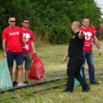 Sprzątanie terenów kolejki wąskotorowej. / Ewa Pociejowska-Gawęda / Radio Kielce