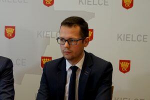 Na zdjęciu: Tomasz Porębski - rzecznik prasowy prezydenta Kielc / Piotr Kwaśniewski / Radio Kielce