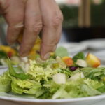 Stacja Wakacje - Śniadanie w ogrodzie: sałatki / Aneta Cielibała-Gil / Radio Kielce