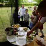 Stacja Wakacje - Śniadanie w ogrodzie: sałatki / Aneta Cielibała-Gil / Radio Kielce