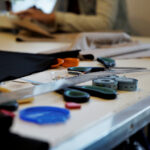 Warsztaty krawieckie z cyklu „Uszyj to sam” w Ambasadzie Dizajnu / Patryk Cudzik / Radio Kielce