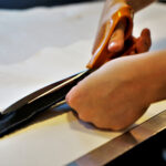 Warsztaty krawieckie z cyklu „Uszyj to sam” w Ambasadzie Dizajnu / Patryk Cudzik / Radio Kielce