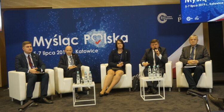 Katowice. Trzeci dzień konwencji PiS. Panel dotyczący WOT / Michał Kita / Radio Kielce