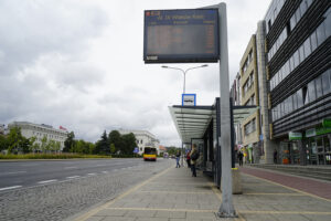 autobus MPK, przystanek autobusowy, komunikacja miejska / Patryk Cudzik / Radio Kielce