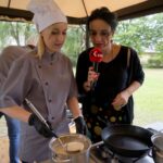 Śniadanie w ogrodzie. Ewelina Tkacz - szef zmiany w restauracji "Oranżeria" w Best Western Grand Hotel Kielce i Magdalena Sitek - Radio Kielce / Piotr Kwaśniewski / Radio Kielce