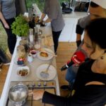 Śniadanie w ogrodzie. Magdalena Sitek - Radio Kielce i Damian Domagała - szef kuchni w restauracji "Oranżeria" w Best Western Grand Hotel Kielce / Piotr Kwaśniewski / Radio Kielce