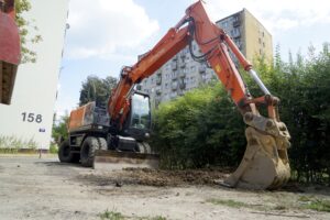 Awaria rurociągu przy ulicy Pomorskiej w Kielcach / Piotr Kwaśniewski / Radio Kielce