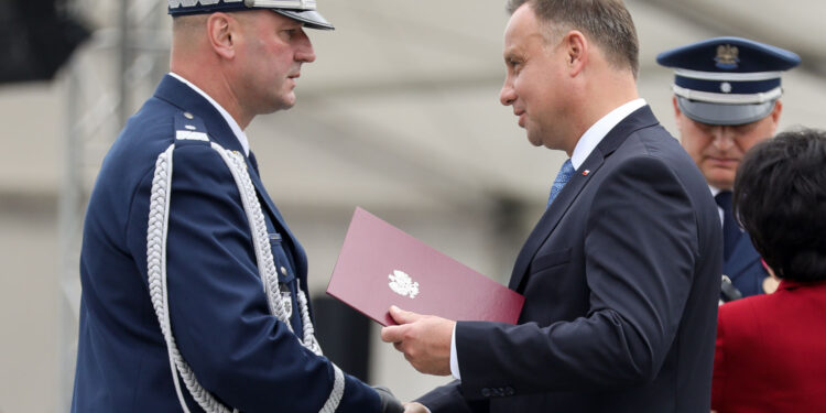 Paweł Dzierżak, Komendant Wojewódzki Policji w Kielcach odebrał od Prezydenta RP Andrzej Dudy akt mianowania na stopień nadinspektora / Krzysztof Sitkowski / KPRP