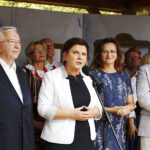 Na zdjęciu (od lewej): poseł Krzysztof Lipiec, Beata Szydło - była premier, obecnie europoseł, wojewoda Agata Wojtyszek i marszałek Andrzej Bętkowski / Fot. Jarosław Kubalski - Radio Kielce