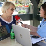 Zawichost. Letni Raport Dnia. Na zdjęciu burmistrz Zawichostu - Katarzyna Kondziołka i Ewa Okońska - Radio Kielce / Krzysztof Bujnowicz / Radio Kielce