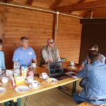 Sędziszów. Letni Raport Dnia. Jolana Wiekiera - dyrektor Samorządowego Centrum Kultury w Sędziszowie, Krzysztof Chmaruk - dyrektor Ośrodka Sportu i Rekreacji w Sędziszowie, Eugeniusz Brożek - artysta malarz i Robert Szumielewicz - Radio Kielce / Grzegorz Jamka / Radio Kielce