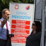 Letni Raport Dnia. Od lewej: Zbigniew Piątek - wójt Piekoszowa i red. Ewa Okońska / Grzegorz Jamka / Radio Kielce